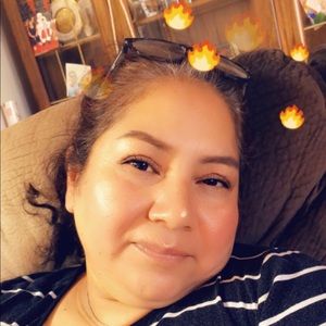 Meet your Posher, Leticia